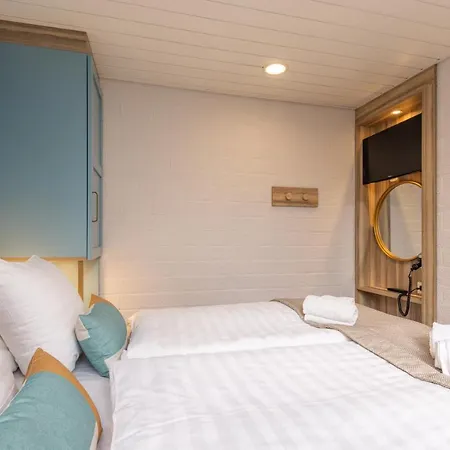 假日公园 米德尔林堡布拉班特中心公园酒店 3*